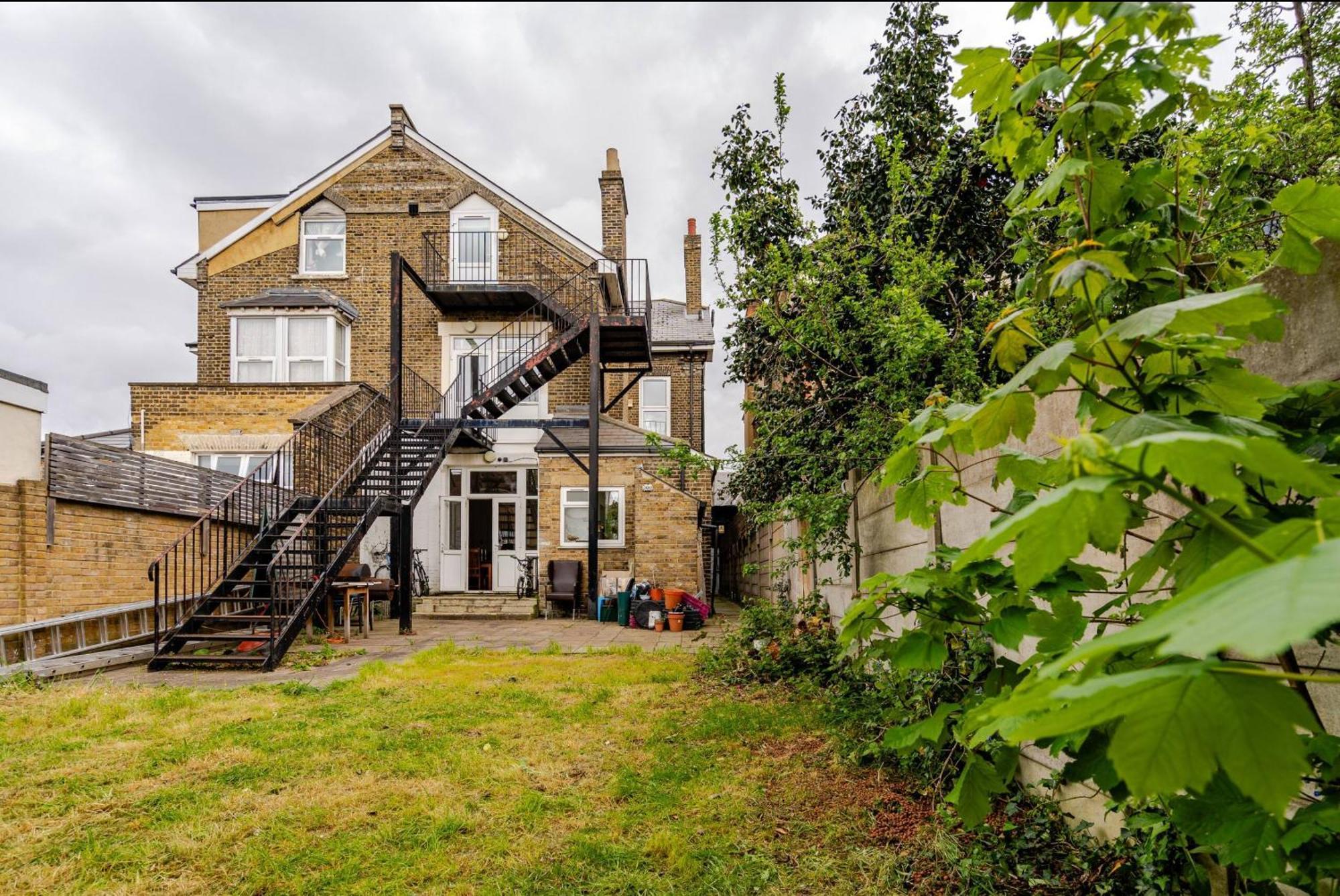 Holiday home Blue Valley House London